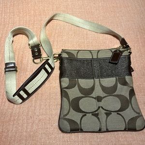 Coach crossbody vintage EUC
